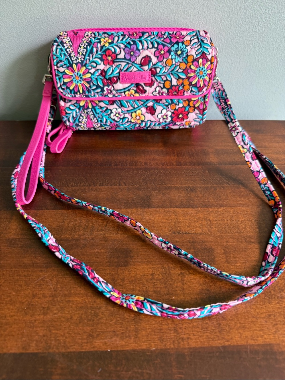 VERA BRADLEY Crossbody/Wristlet Kaleidoscope Rosettes
